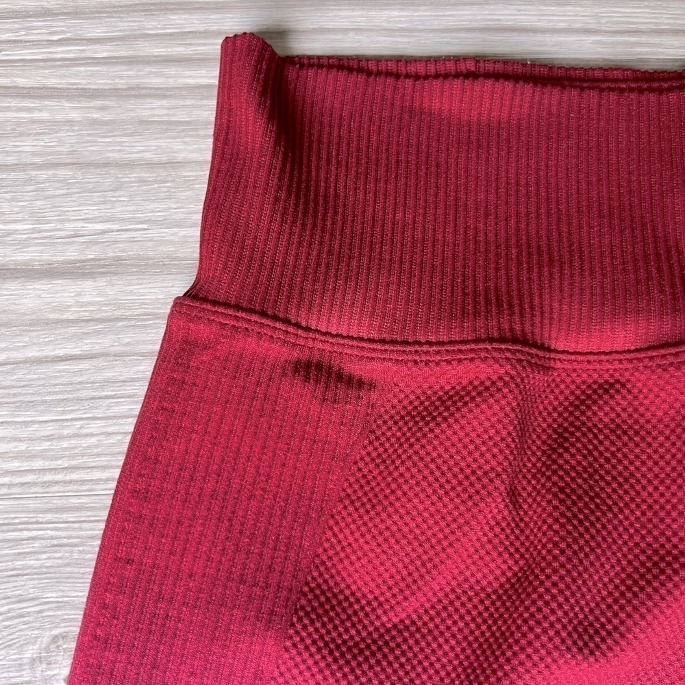 VS PINK ribbed red pink ombre bike shorts size M - Picture 4 of 15